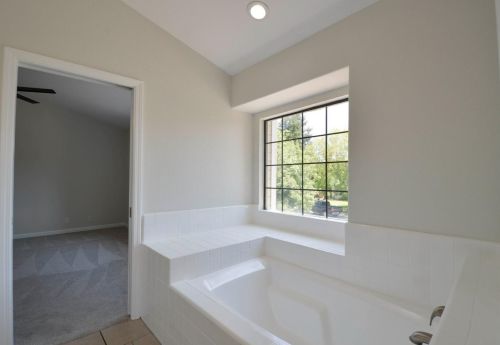 2103 Bristol Park Cir, Turlock CA  95382-2965 exterior