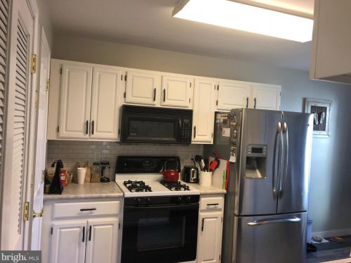 100 Cardinal Ln, Hummelstown PA  17036-8755 exterior