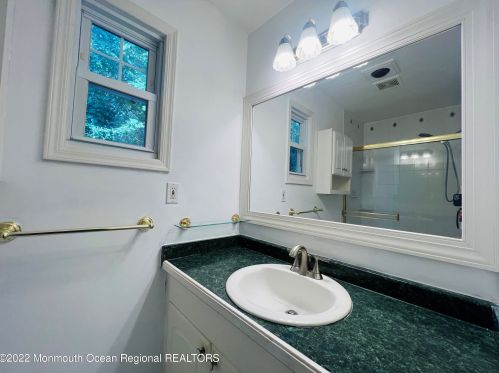 308 Enterprise Dr, Lacey NJ 08731-1815 exterior