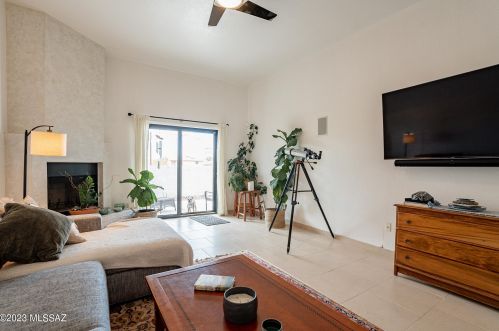 5221 1st Ave, Tucson AZ  85718-4701 exterior