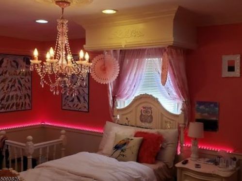 12 Adamsville Rd, Bridgewater NJ 08807-3049 exterior