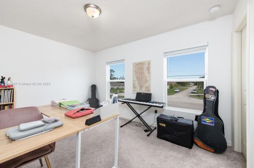 1680 Airoso Blvd, Fort Pierce FL  34984-3737 exterior