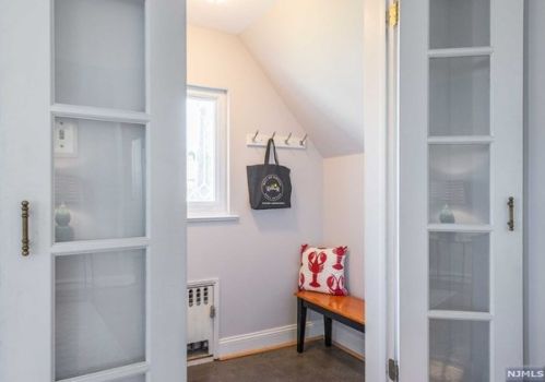 470 Kipp St, Teaneck, NJ 07666-2304