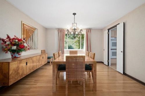 2006 Garrick Dr, Pittsburgh PA 15235-5034 exterior