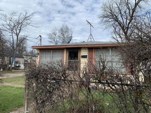 2035 Bayside St, Dallas, TX 75212-1715