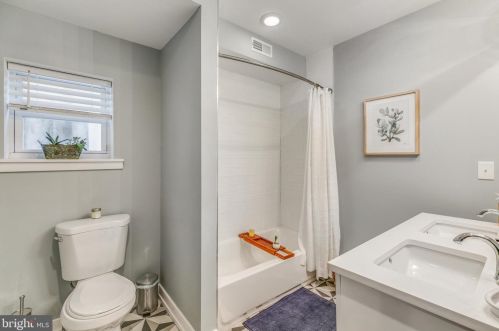 1223 Ellsworth St, Philadelphia PA 19146-2812 exterior