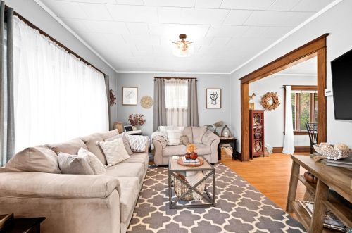 418 Minneapolis Ave, Duluth MN 55803-1856 exterior