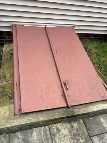 1 Rowan St, Norwalk CT 06855-1926 exterior