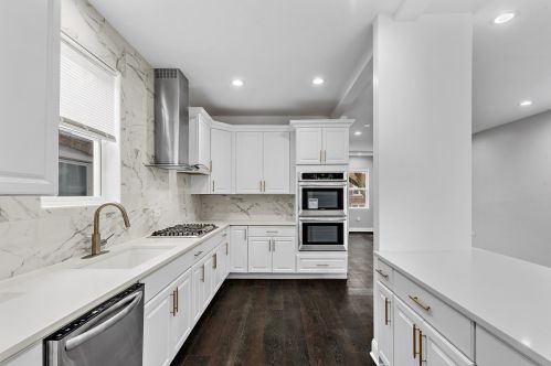 6822 Artesian Ave, Chicago IL  60629-1327 exterior