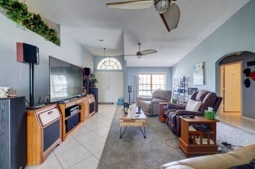 174 Dalton Cir, Fort Pierce FL 34953-5847 exterior