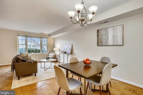 3814 Jason Ave, Alexandria VA 22302-1812 exterior