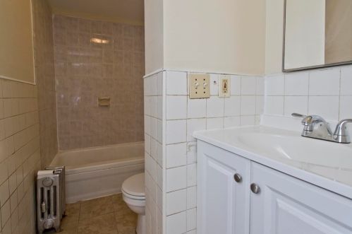 61 Euclid Ave, Springfield MA 01108-1725 exterior