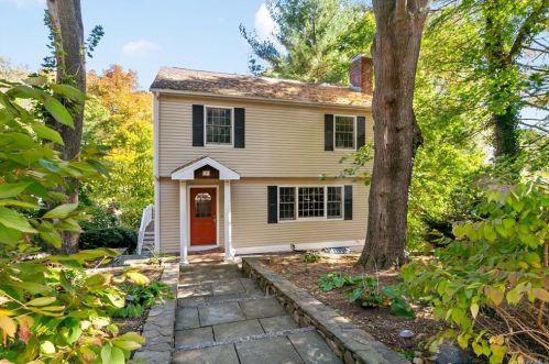 15 Horsechestnut Rd, Briarcliff, NY 10510-1703