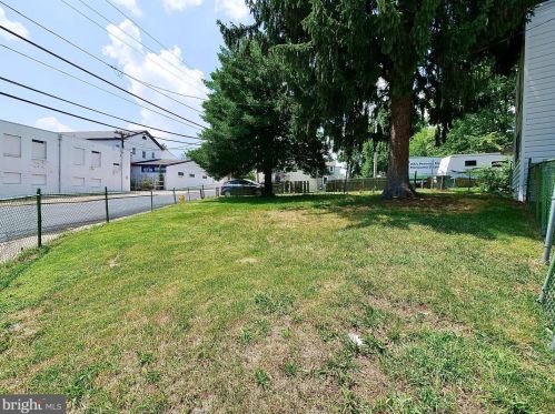 54 Upland Ave, Chester PA 19015-2427 exterior