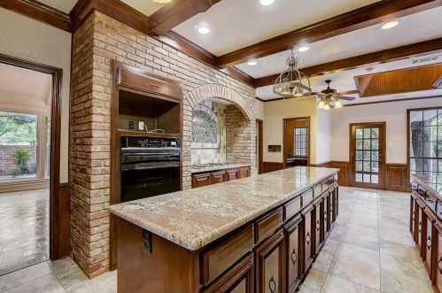 6530 Covecreek Pl, Dallas, TX 75240-5426