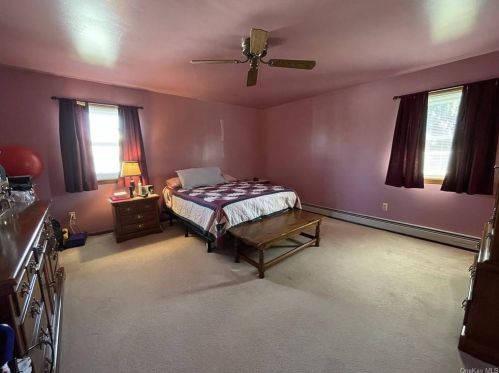 22 Macintosh Dr, Middletown NY 10941-1048 exterior