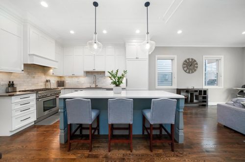 4034 Harding Ave, Chicago, IL 60618-1912