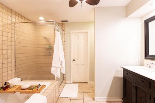 14140 Edgecrest Dr, Dallas TX 75254-2803 exterior