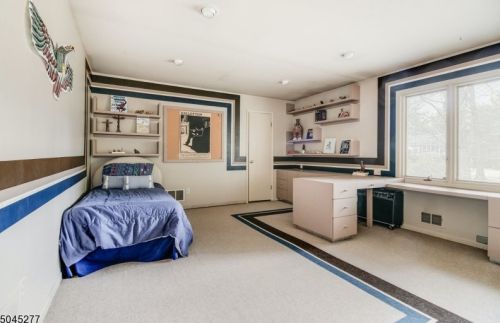 9 Highlander Dr, Scotch Plains NJ 07076-2419 exterior