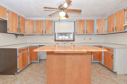 210 Greenhouse Rd, Coventry RI 02827-2101 exterior