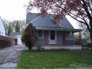 141 Charlevoix St, Clawson, MI 48017-2085