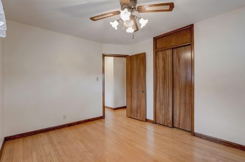 7501 Honey Crk Dr, Milwaukee WI 53221-4062 exterior