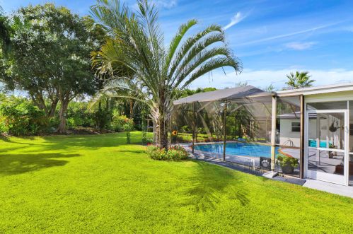 2910 Cates Cir, Fort Pierce FL  34952-5812 exterior