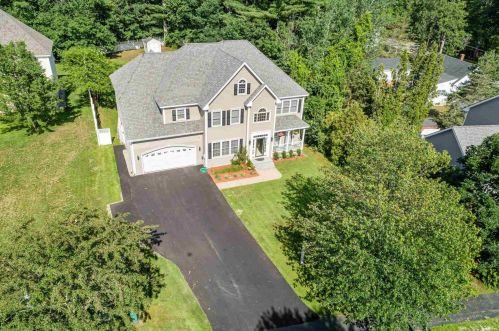 4 Lisa Ln, Concord NH 03301-5948 exterior