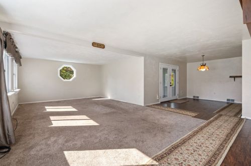 447 Englewood Dr, Pittsburgh, PA 15237-3785