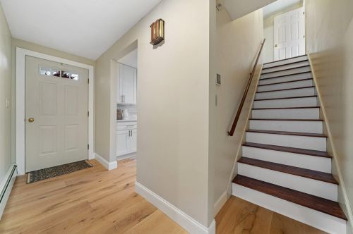 19 Laurel Dr, Concord NH  03304-4321 exterior