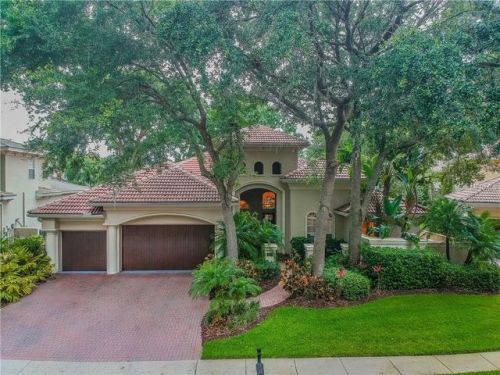 1919 Floresta View Dr, Tampa FL  33618-1720 exterior