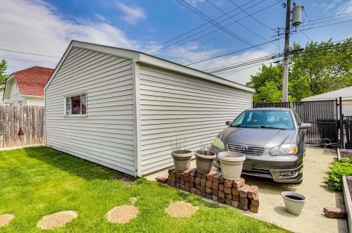 4135 Melvina Ave, Chicago IL 60638-3512 exterior