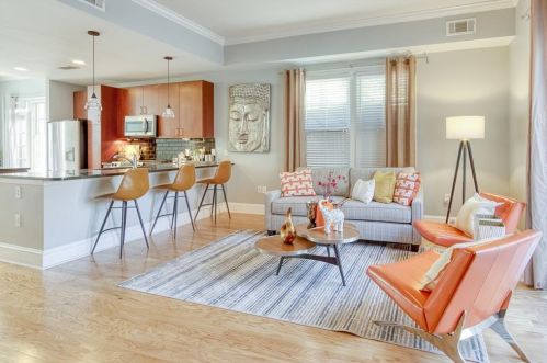 706 Cosmopolitan Dr, Atlanta GA 30324-3615 exterior