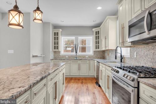 2276 51st St, Philadelphia, PA 19131-2453