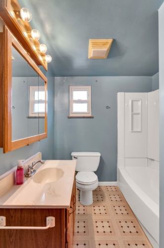 1255 Chestnut St, Monaca PA 15061-1042 exterior