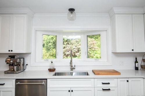 20 Cedar Hl Rd, Milford CT 06461-2716 exterior