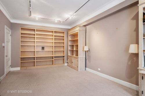 232 Walton Pl, Chicago IL 60611-1671 exterior