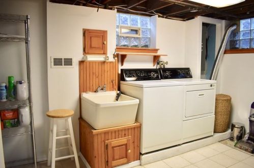 409 Greenhurst Dr, Pittsburgh PA 15243-1919 exterior