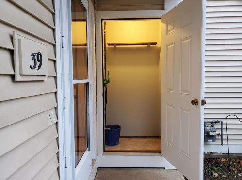 39 Bluffs Dr, Concord NH 03303-1580 exterior