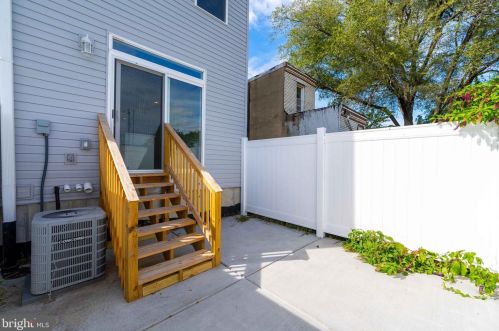 2019 Bodine St, Philadelphia PA  19122-1503 exterior