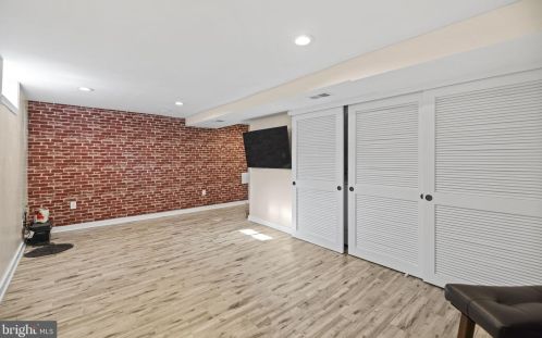 6811 Radcliffe Dr, Alexandria VA 22307-1541 exterior