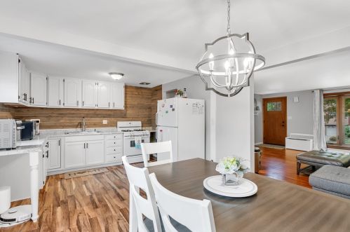 4828 Havana Dr, Pittsburgh PA 15239-2420 exterior