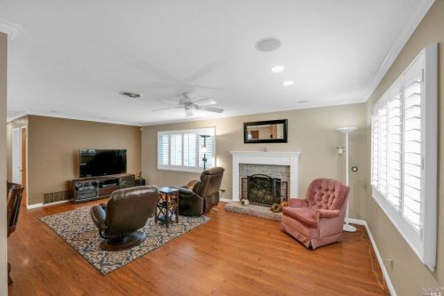 1547 Claycord Ave, Concord CA 94521-2216 exterior