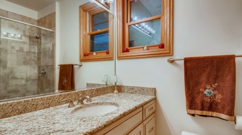 7817 Vly Hl Rd, Bull Valley IL 60098-7885 exterior