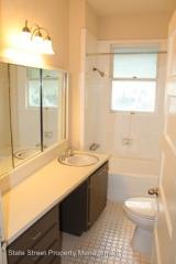 909 30th St, Austin TX  78705-2103 exterior