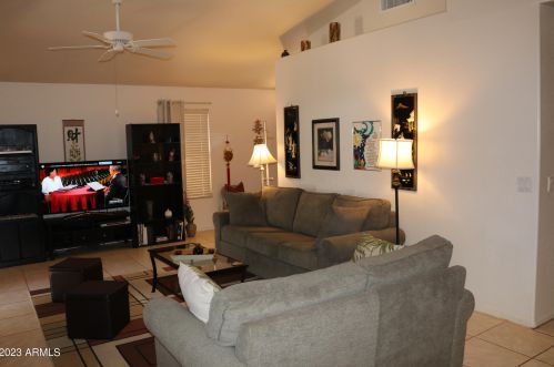 513 Aire Libre Ave, Phoenix AZ 85053-2835 exterior