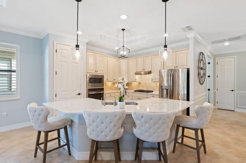 2862 Aviamar Cir, Naples FL 34114-9564 exterior