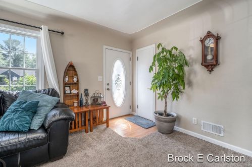 860 Brookside Dr, Meskegon MI 49441-5364 exterior