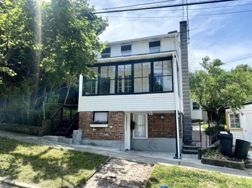 17 Spruce St, Poughkeepsie, NY 12601-1716