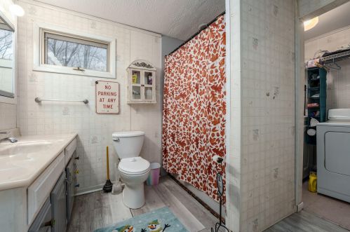 8601 Almena Dr, Kalamazoo MI  49009-9310 exterior